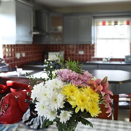 Seascape On The Edge Of Town: 4 Beds All Ensuite. Belmullet ภายนอก รูปภาพ