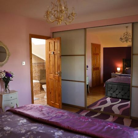 Seascape On The Edge Of Town: 4 Beds All Ensuite. Belmullet ภายนอก รูปภาพ