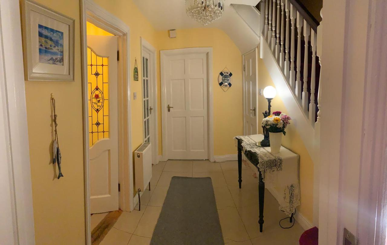 Seascape On The Edge Of Town: 4 Beds All Ensuite. Belmullet ภายนอก รูปภาพ