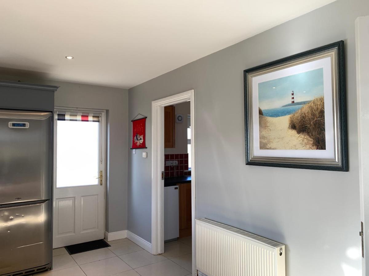 Seascape On The Edge Of Town: 4 Beds All Ensuite. Belmullet ภายนอก รูปภาพ