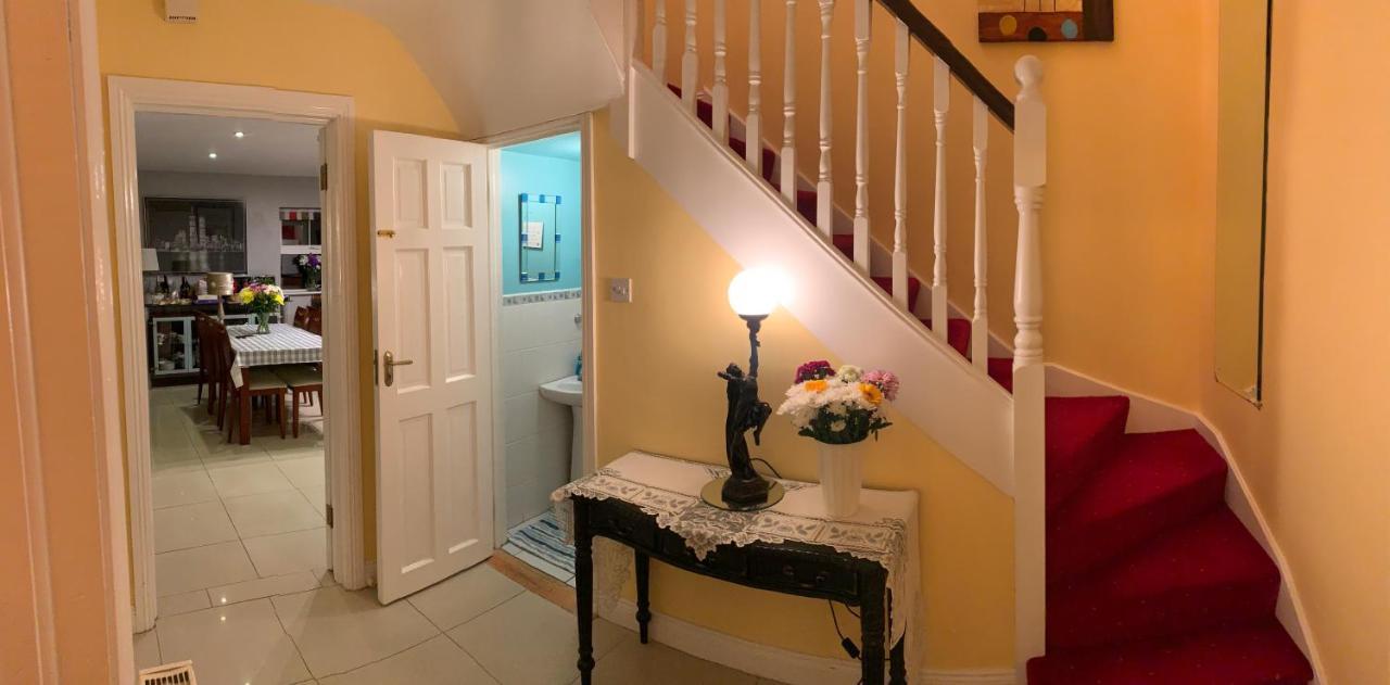 Seascape On The Edge Of Town: 4 Beds All Ensuite. Belmullet ภายนอก รูปภาพ