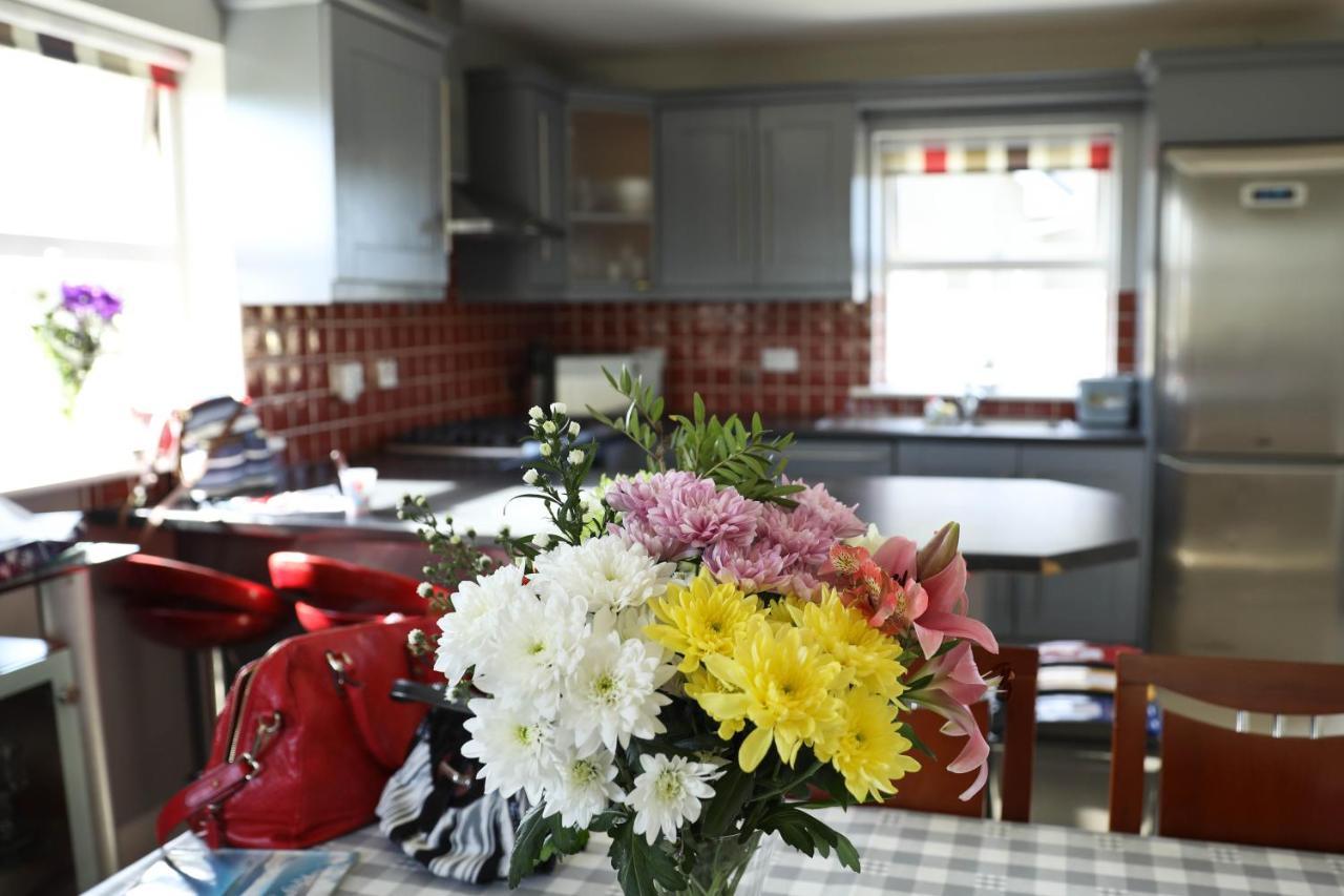 Seascape On The Edge Of Town: 4 Beds All Ensuite. Belmullet ภายนอก รูปภาพ
