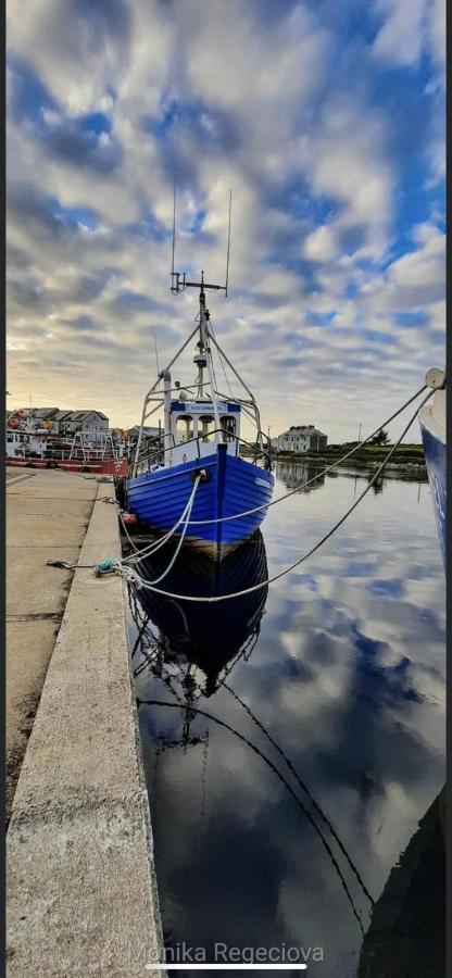 Seascape On The Edge Of Town: 4 Beds All Ensuite. Belmullet ภายนอก รูปภาพ