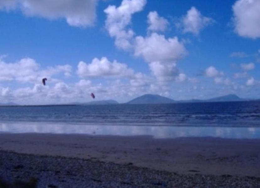 Seascape On The Edge Of Town: 4 Beds All Ensuite. Belmullet ภายนอก รูปภาพ