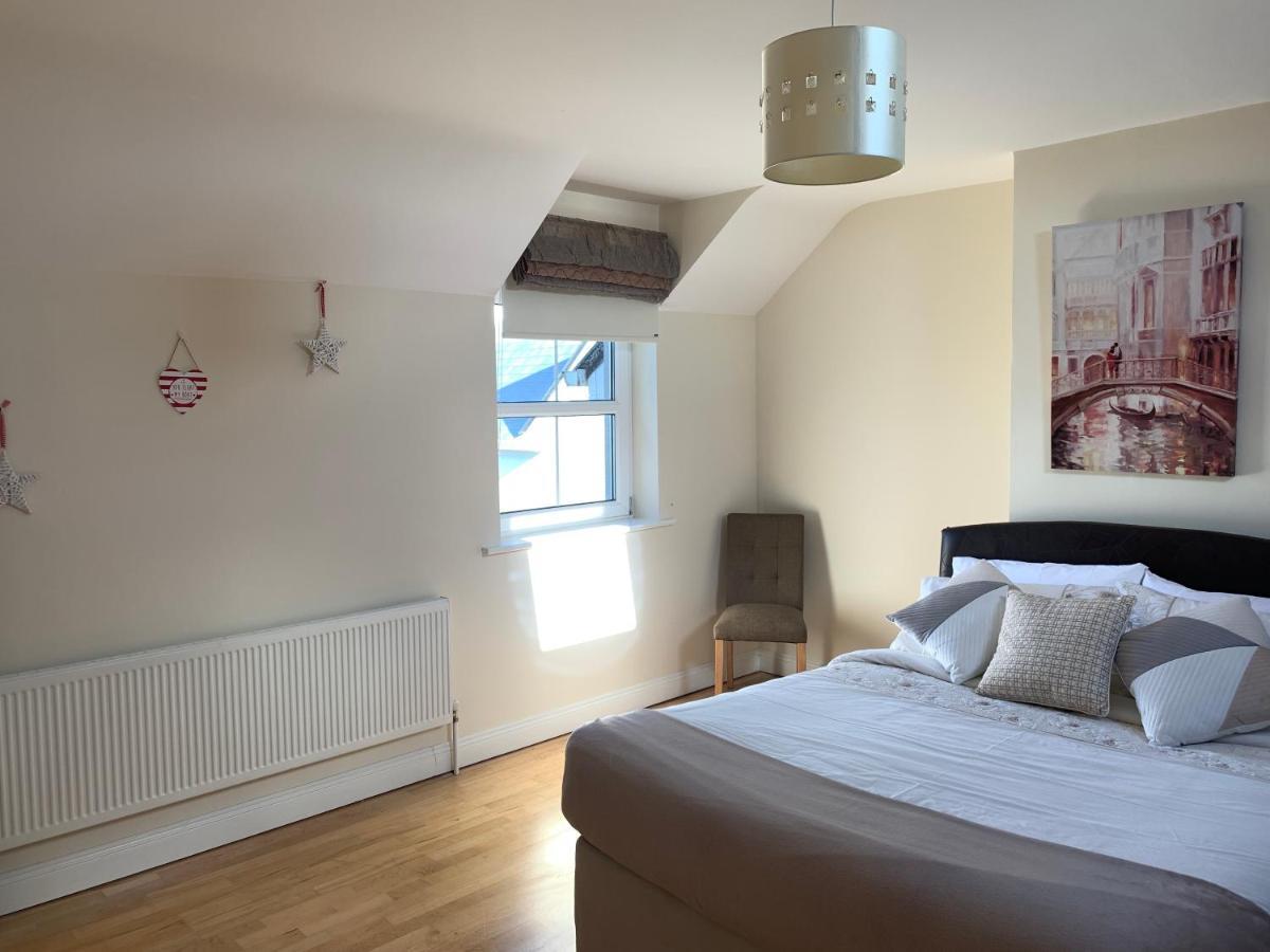 Seascape On The Edge Of Town: 4 Beds All Ensuite. Belmullet ภายนอก รูปภาพ