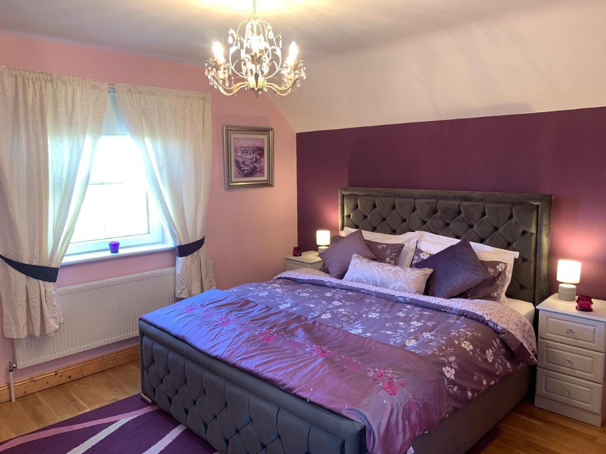 Seascape On The Edge Of Town: 4 Beds All Ensuite. Belmullet ภายนอก รูปภาพ