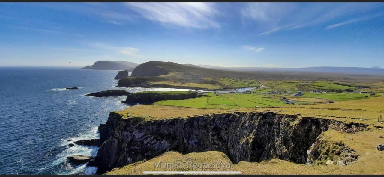 Seascape On The Edge Of Town: 4 Beds All Ensuite. Belmullet ภายนอก รูปภาพ