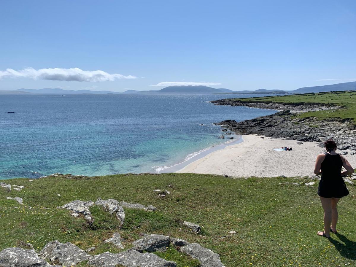 Seascape On The Edge Of Town: 4 Beds All Ensuite. Belmullet ภายนอก รูปภาพ